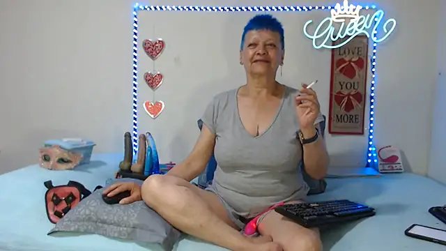 Snapshot of loquitaqueen011 chatting on May 13, 2026, 10:38 pm loquitaqueen011 online show from May 13, 2026, 10:38 pm