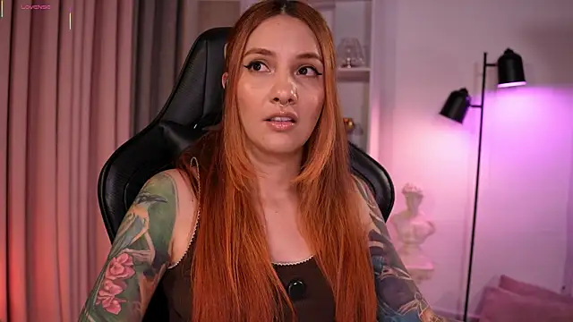 RedJasmine  online show from May 16, 2026, 11:25 pm