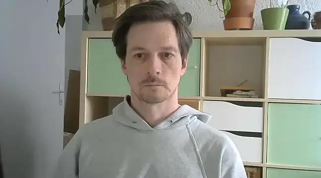 Snapshot of snowypaul11 chatting on March 10, 2025, 9:10 am snowypaul11 online show from March 10, 2025, 9:10 am