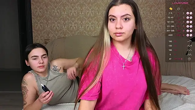 Snapshot of twobabesweet chatting on December 5, 2024, 3:50 pm twobabesweet online show from December 5, 2024, 3:50 pm