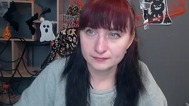 NinaFlawlees online show from October 20, 2025, 12:05 pm