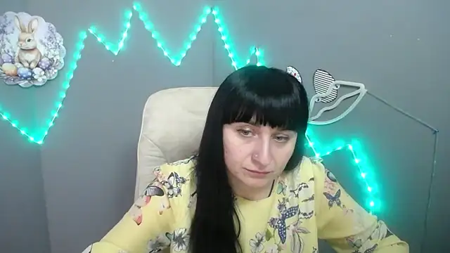 NinaFlawlees online show from April 8, 2026, 12:16 pm