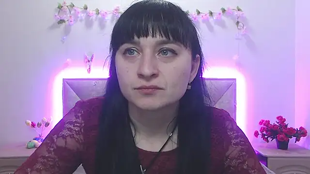 NinaFlawlees online show from April 16, 2026, 12:06 pm