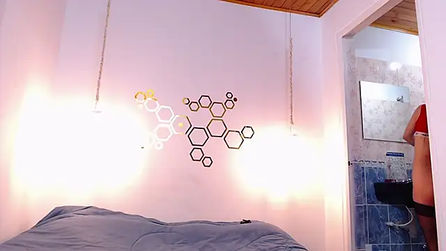 adriscute online show from March 21, 2025, 3:01 am