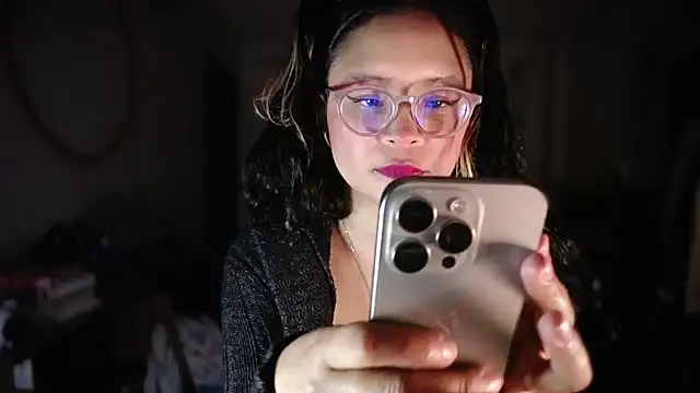 Hathorlove online show from April 9, 2026, 2:44 am