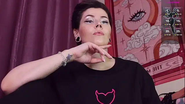 Luna Blake online show from February 15, 2025, 7:39 pm