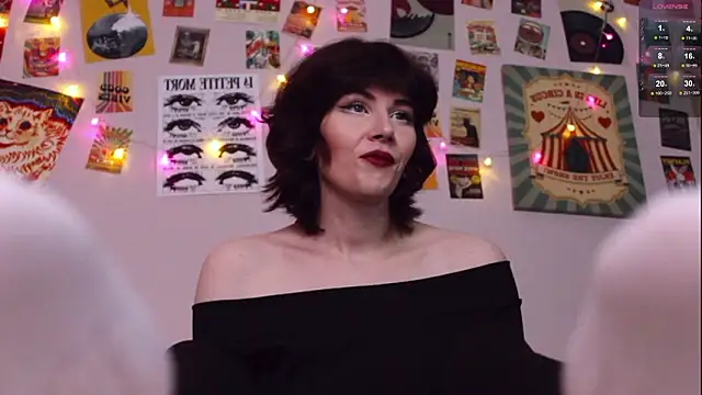 Snapshot of Luna_Blake chatting on March 21, 2026, 1:05 pm Luna Blake online show from March 21, 2026, 1:05 pm