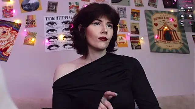 Snapshot of Luna_Blake chatting on March 22, 2026, 12:19 pm Luna Blake online show from March 22, 2026, 12:19 pm