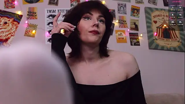 Snapshot of Luna_Blake chatting on March 26, 2026, 1:28 pm Luna Blake online show from March 26, 2026, 1:28 pm