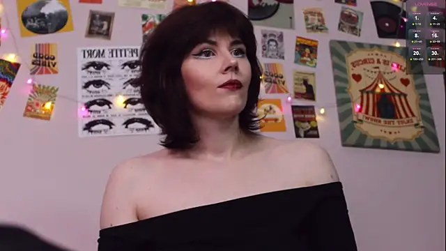 Snapshot of Luna_Blake chatting on April 2, 2026, 1:53 pm Luna Blake online show from April 2, 2026, 1:53 pm