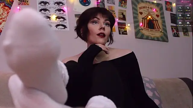 Snapshot of Luna_Blake chatting on April 15, 2026, 3:52 pm Luna Blake online show from April 15, 2026, 3:52 pm