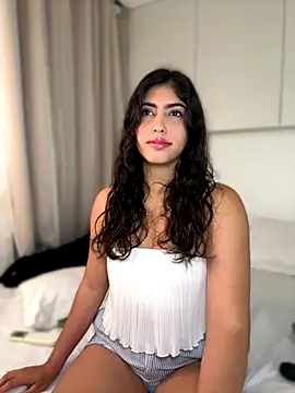 Snapshot of Gaby_zahir_ chatting on October 3, 2025, 11:40 am Gaby zahir online show from October 3, 2025, 11:40 am