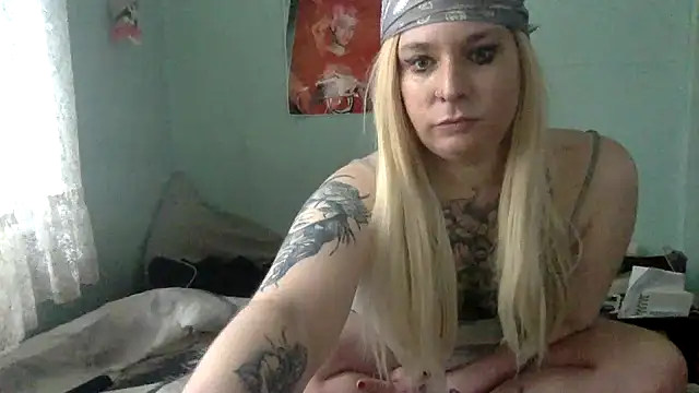 alexabunni online show from April 30, 2026, 4:02 pm