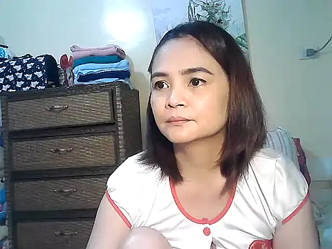 Kisses-13 online show from April 19, 2026, 1:54 pm