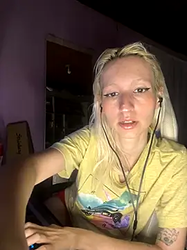 Snapshot of bunnydark00 chatting on November 19, 2025, 1:16 am bunnydark00 online show from November 19, 2025, 1:16 am