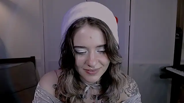 Snapshot of risha_laas chatting on December 24, 2024, 9:22 pm risha laas online show from December 24, 2024, 9:22 pm