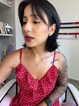 Snapshot of Ale_Lewis chatting on December 8, 2024, 8:47 pm Ale Lewis online show from December 8, 2024, 8:47 pm