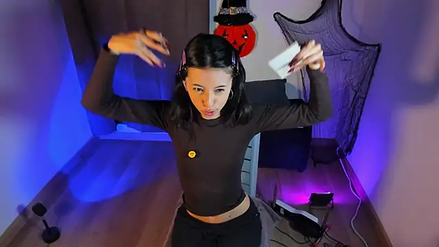 NanaRott online show from October 25, 2025, 11:21 pm