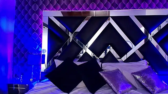 victoriaa lee  online show from October 3, 2025, 7:33 pm