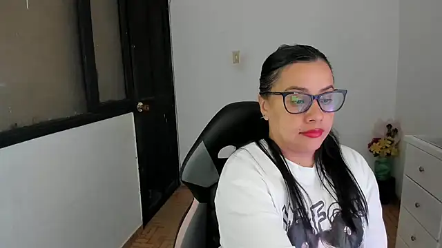 smile sweetpao online show from November 1, 2025, 9:50 pm