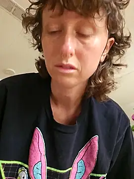 Snapshot of mossy_kiss chatting on October 23, 2025, 3:44 pm mossy kiss online show from October 23, 2025, 3:44 pm