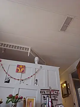 mossy kiss online show from November 13, 2025, 5:12 pm