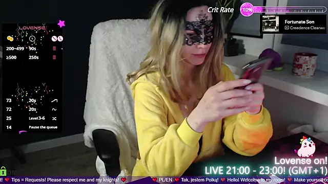 Snapshot of strawberry_muffin chatting on January 1, 2025, 8:15 pm strawberry muffin online show from January 1, 2025, 8:15 pm