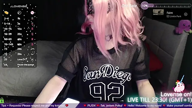 Snapshot of strawberry_muffin chatting on February 4, 2025, 7:22 pm strawberry muffin online show from February 4, 2025, 7:22 pm