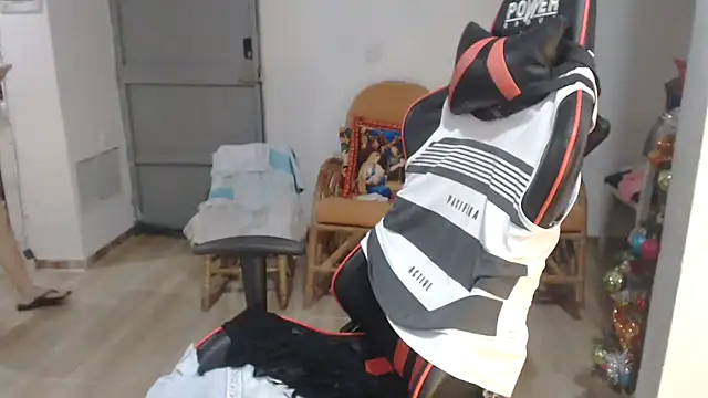 Valentina lara01 online show from December 11, 2024, 5:53 am