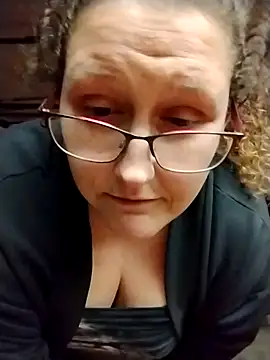 Snapshot of MissMagicMushroom chatting on December 19, 2024, 8:34 am MissMagicMushroom online show from December 19, 2024, 8:34 am