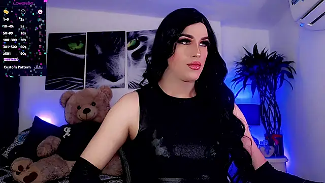 Sophiesweet5 online show from March 12, 2025, 1:19 pm