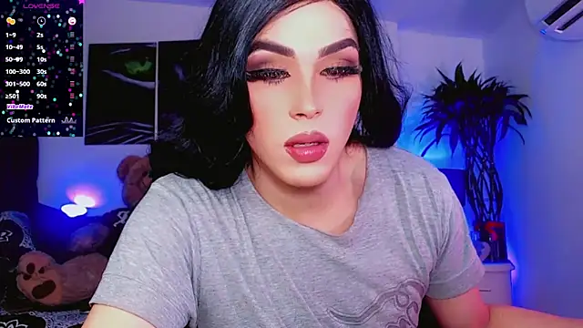 Sophiesweet5 online show from March 14, 2025, 3:03 pm