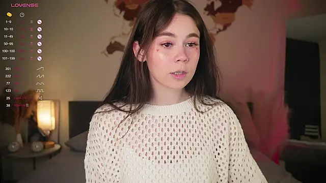 AuroraMari online show from March 17, 2025, 11:32 pm