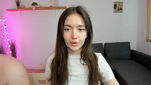 PollyFlame online show from September 26, 2025, 9:35 am