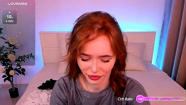 Snapshot of Phoenix_Margo chatting on February 13, 2025, 2:45 am Phoenix Margo online show from February 13, 2025, 2:45 am