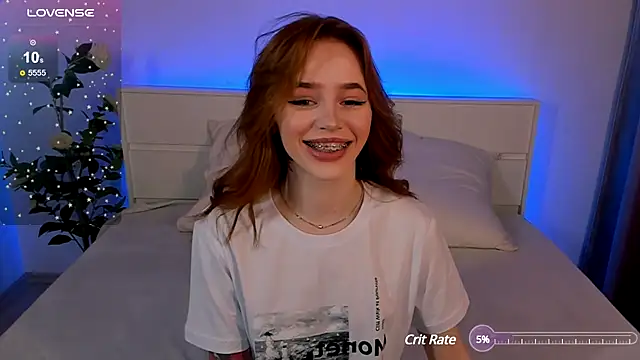 Snapshot of Phoenix_Margo chatting on February 18, 2025, 2:49 am Phoenix Margo online show from February 18, 2025, 2:49 am