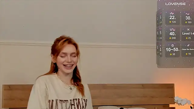 Snapshot of Phoenix_Margo chatting on September 10, 2025, 4:12 am Phoenix Margo online show from September 10, 2025, 4:12 am