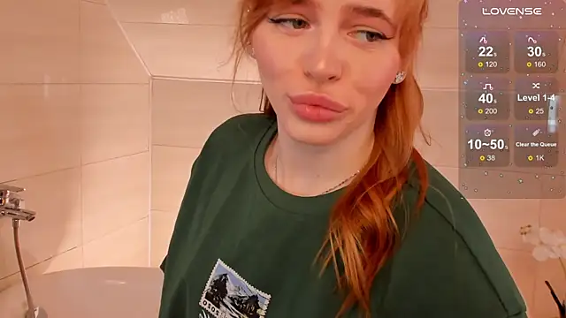 Snapshot of Phoenix_Margo chatting on September 17, 2025, 3:41 am Phoenix Margo online show from September 17, 2025, 3:41 am