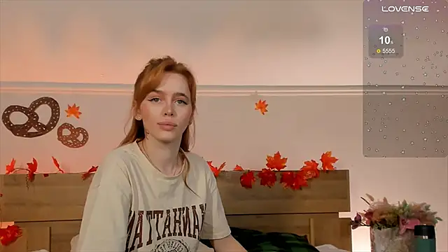 Snapshot of Phoenix_Margo chatting on September 24, 2025, 3:32 am Phoenix Margo online show from September 24, 2025, 3:32 am