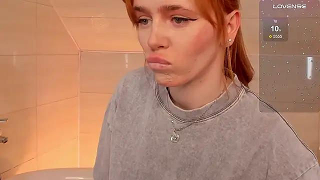 Snapshot of Phoenix_Margo chatting on September 25, 2025, 3:21 am Phoenix Margo online show from September 25, 2025, 3:21 am