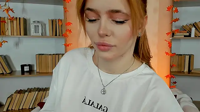 Snapshot of Phoenix_Margo chatting on October 6, 2025, 3:26 am Phoenix Margo online show from October 6, 2025, 3:26 am