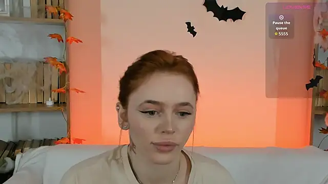 Snapshot of Phoenix_Margo chatting on October 29, 2025, 3:31 am Phoenix Margo online show from October 29, 2025, 3:31 am