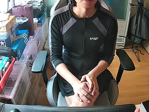 swimsuitloves online show from April 23, 2026, 4:14 am