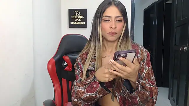 Liamiler01  online show from November 10, 2025, 11:59 pm