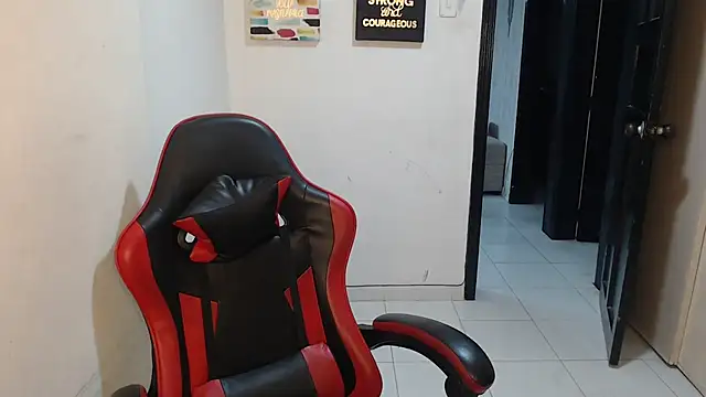 Liamiler01  online show from February 18, 2026, 10:44 am