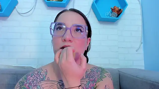 Snapshot of DEVA_BLUE_ chatting on January 28, 2025, 8:04 am DEVA BLUE  online show from January 28, 2025, 8:04 am