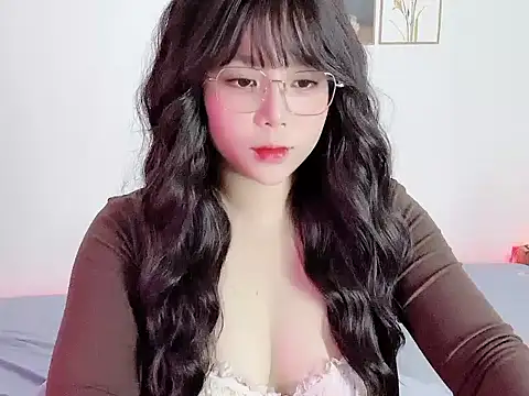   Lyly   online show from October 27, 2025, 2:48 am