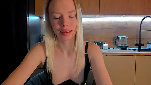 Olivia Bells online show from January 17, 2026, 10:35 pm