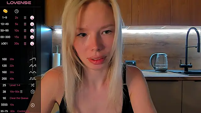 Snapshot of Olivia_Bells chatting on June 18, 2026, 9:19 pm Olivia Bells online show from June 18, 2026, 9:19 pm