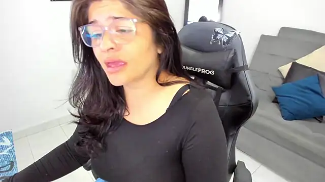 Snapshot of BellaFlaming chatting on February 12, 2025, 10:46 am BellaFlaming online show from February 12, 2025, 10:46 am